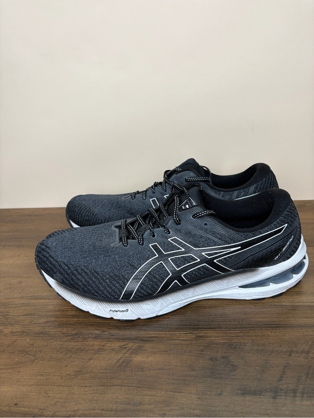 ASICS GT-2000 9 Men’s Size 12 Extra Wide 4E Gray Black Running Shoes